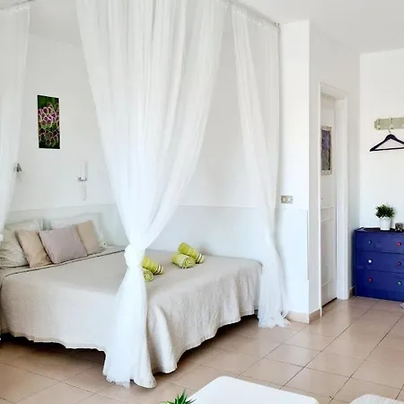 Cozy Studia Puerto Santiago 公寓